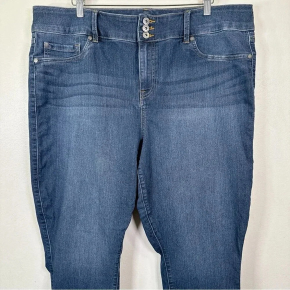 Torrid Womens Size 24T Super Stretch Jeggings WomensShort High Rise Jeans Denim - Picture 4 of 16